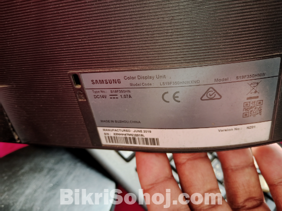 Core i3 + 4GB RAM + Samsung Monitor